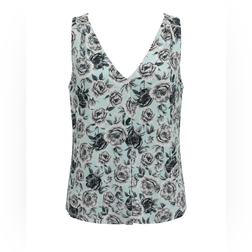 Torrid Pale Teal Floral Sleeveless V-Neck Blouse | Size 1 (1X) | Flowy Fit - Picture 3 of 7